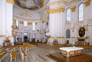 Kloster Wiblingen, Innenansicht, Blick aus dem Altarraum in die Basilika