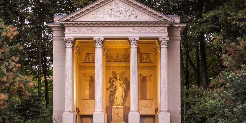Foto: Landesamt für Denkmalpflege, Bernd Hausner Minervatempel im Schlossgarten Schwetzingen