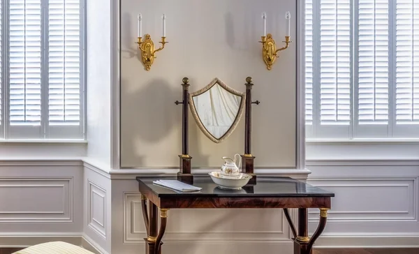 Schloss Bruchsal, Beletage, Appartement der Amalie von Baden, Schlafzimmer, Frisiertisch