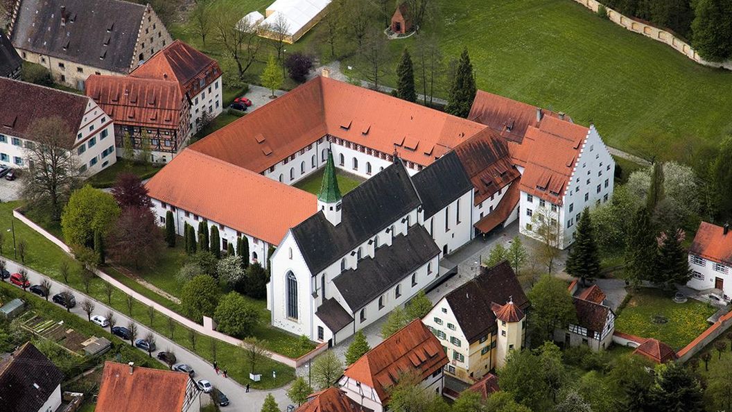 Das Kloster Heiligkreuztal, Luftansicht